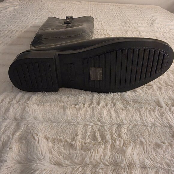 Boots - Picture 4 of 6